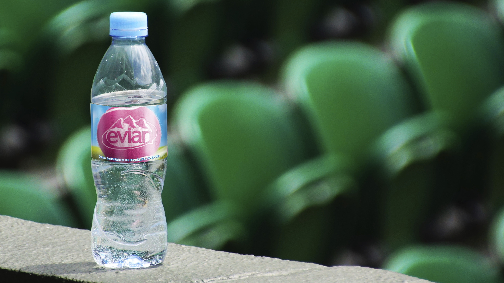 Evian_bottle_at_Wimbledon
